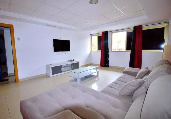 Local en Barrio Carrús Oeste