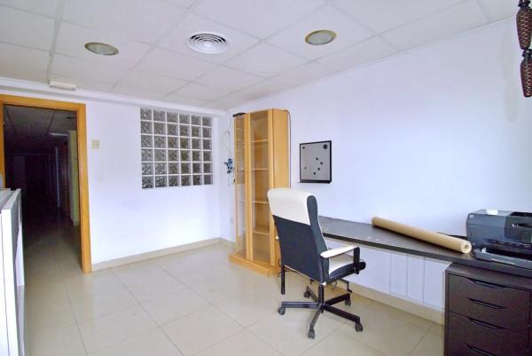 Local en Barrio Carrús Oeste