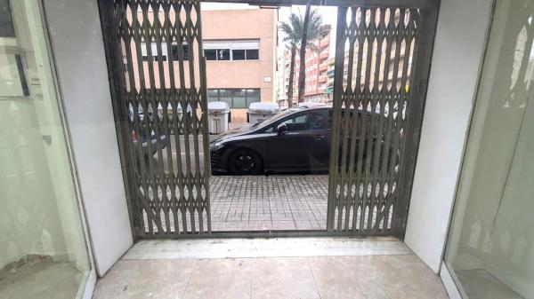 Local en Barrio Carrús Oeste