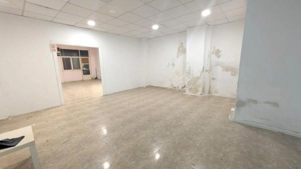 Local en Barrio Carrús Oeste