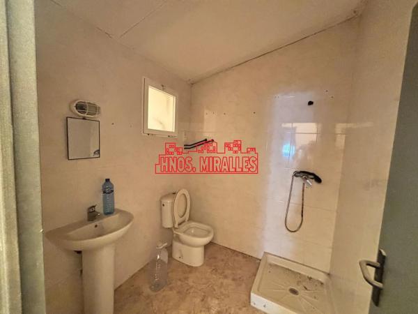 Local en La Hoya-Daimes-El Derramador