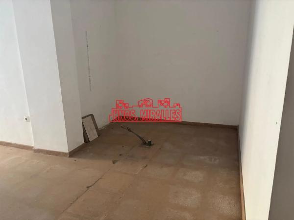 Local en La Hoya-Daimes-El Derramador