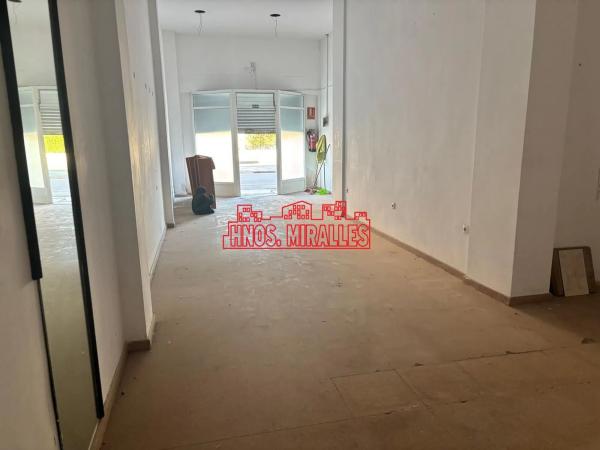 Local en La Hoya-Daimes-El Derramador