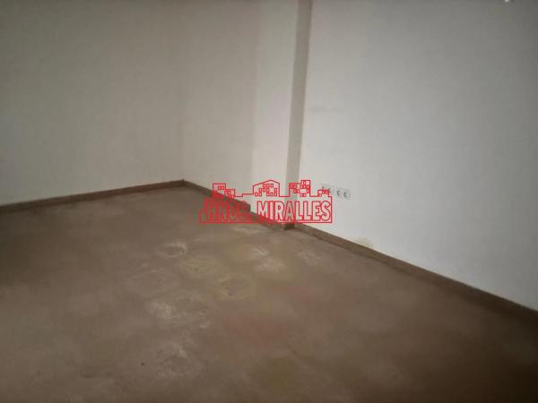 Local en La Hoya-Daimes-El Derramador