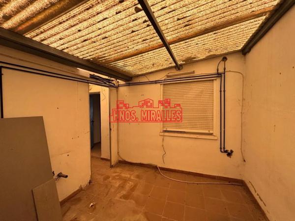 Local en La Hoya-Daimes-El Derramador