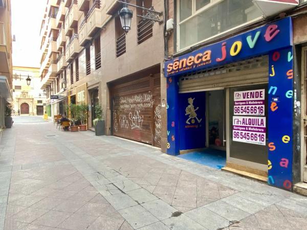 Local en calle Pere Ibarra