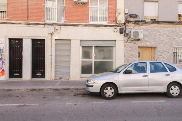 Local en calle Esperidion Porta Requesens