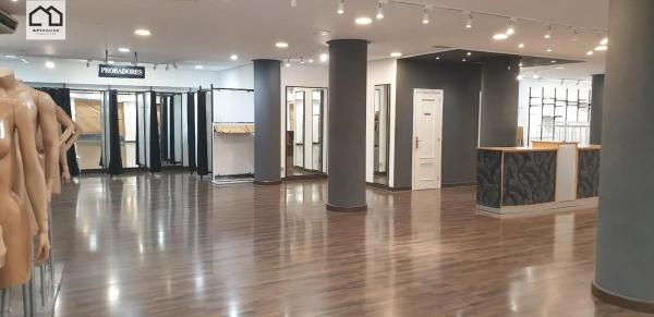 Local en Barrio Carrús Este