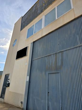 Nave en calle los Carpinteros, 31