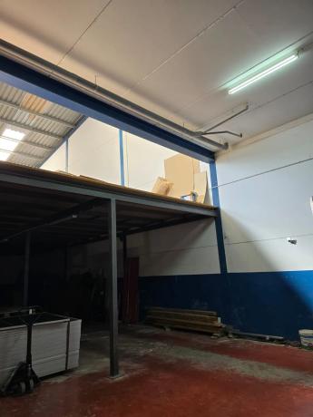 Nave en calle los Carpinteros, 31