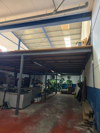 Nave en calle los Carpinteros, 31