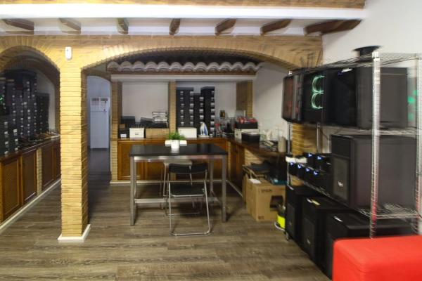 Local en avenida de Jubalcoi, 14