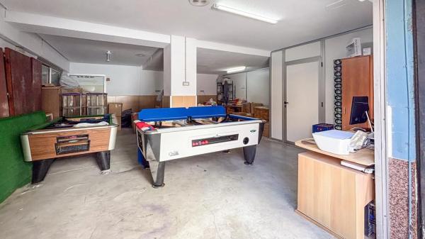 Local en calle Almirante Antequera