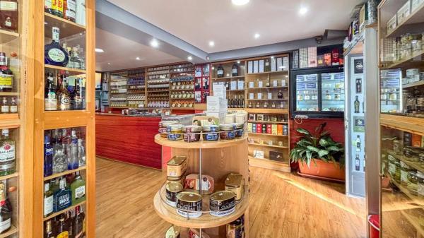 Local en calle Almirante Antequera