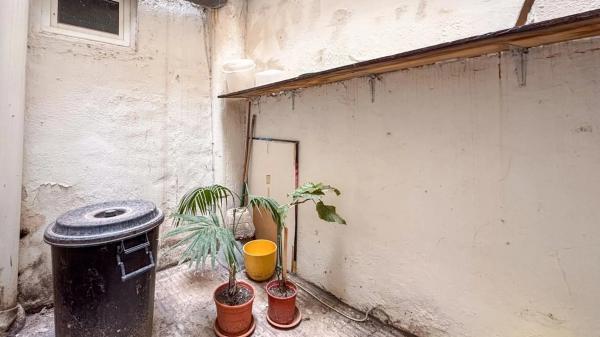 Local en calle Almirante Antequera