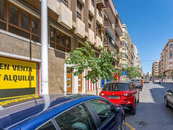 Local en calle del Capità Antoni Mena