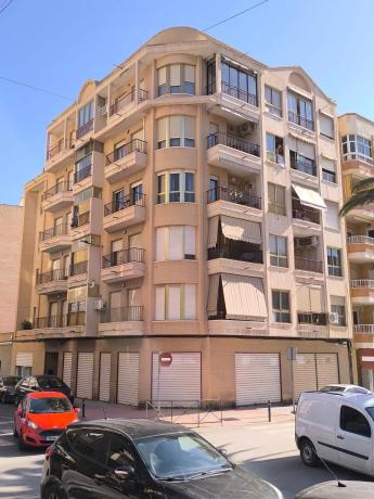 Local en calle Pintor Velazquez, 4