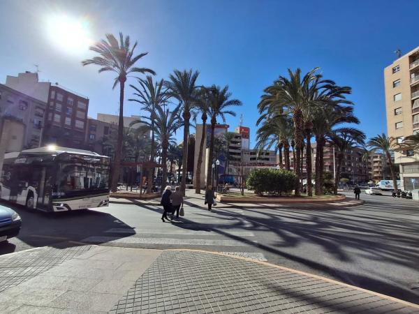 Local en Barrio Plaza Crevillente-Juzgados