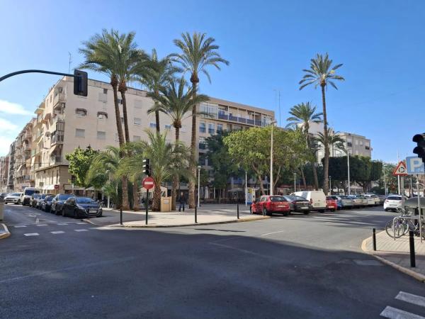 Local en Barrio Plaza Crevillente-Juzgados