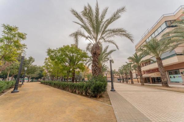 Local en Las Bayas-Asprillas