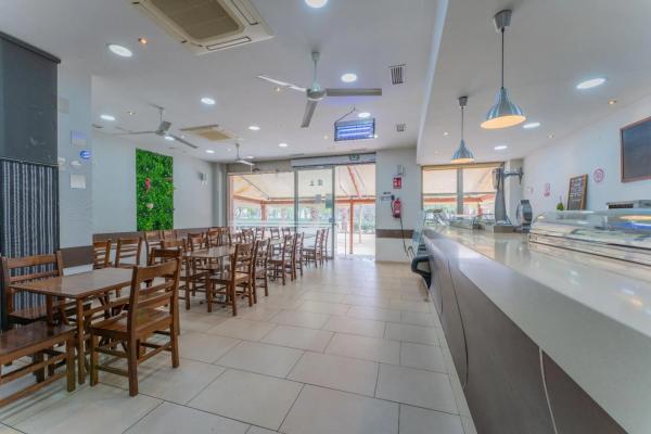 Local en Las Bayas-Asprillas