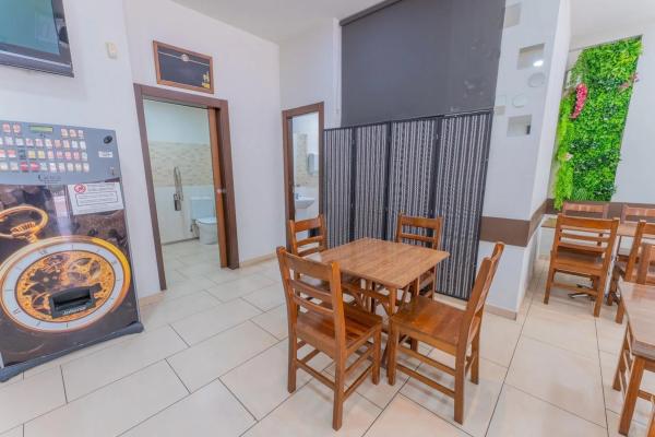 Local en Las Bayas-Asprillas