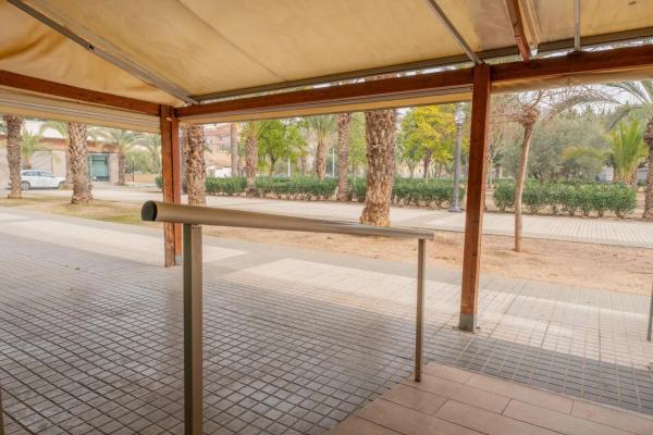 Local en Las Bayas-Asprillas