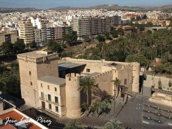 Local en calle Camilo Flammarion