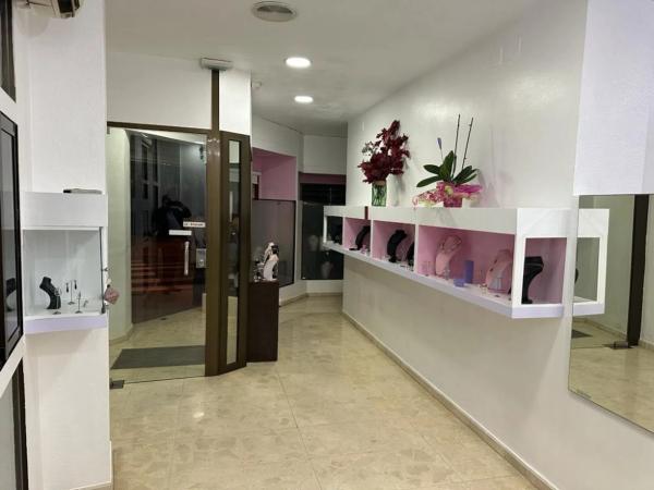 Local en calle Camilo Flammarion