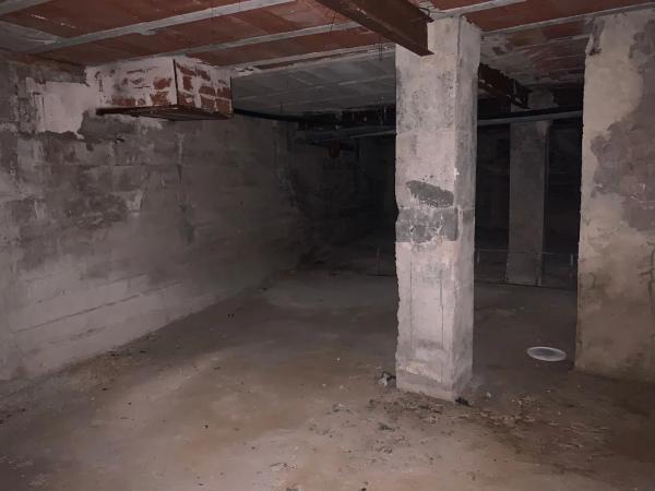 Local en plaza Maestro Quislant