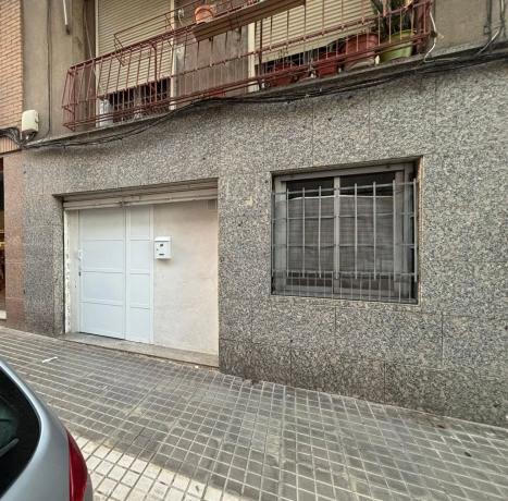 Local en Barrio Carrús Este