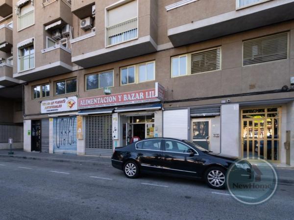 Local en Barrio Carrús Oeste