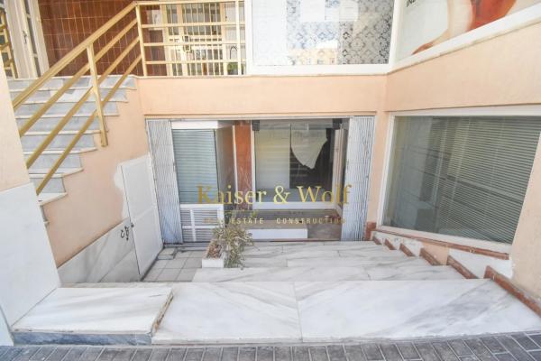 Local en plaza Maestro Quislant