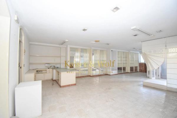 Local en plaza Maestro Quislant