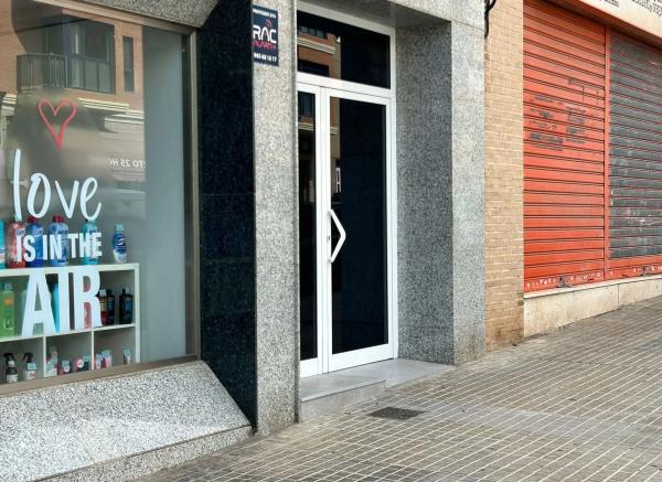 Local en avenida San Francisco, 3