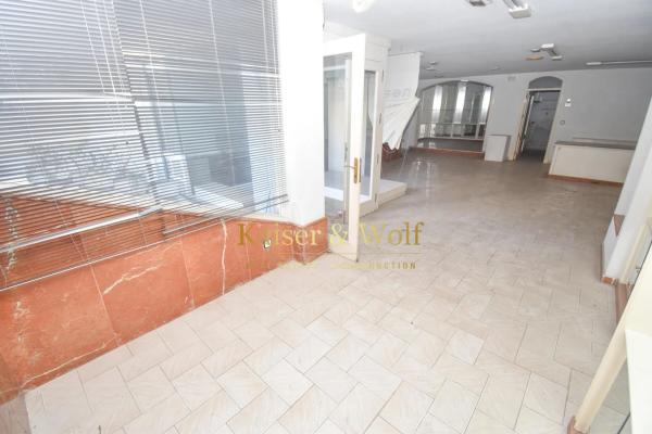 Local en plaza Maestro Quislant