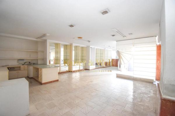 Local en plaza Maestro Quislant