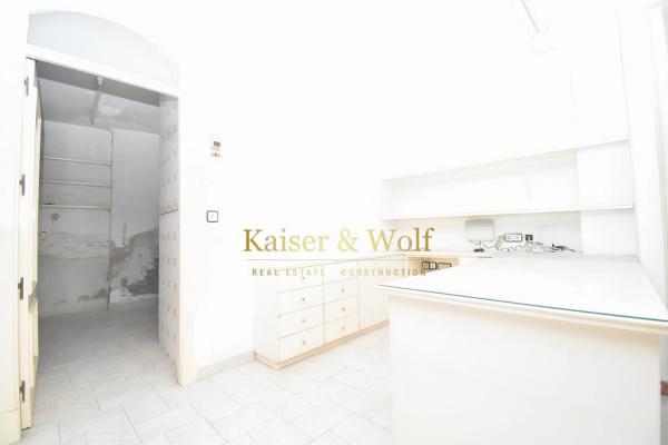 Local en plaza Maestro Quislant