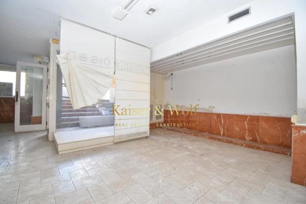 Local en plaza Maestro Quislant