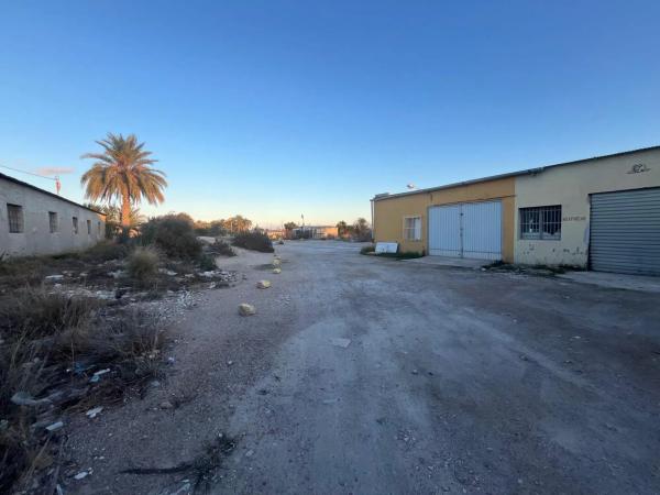 Nave en Algoda-Matola-Llano de San José