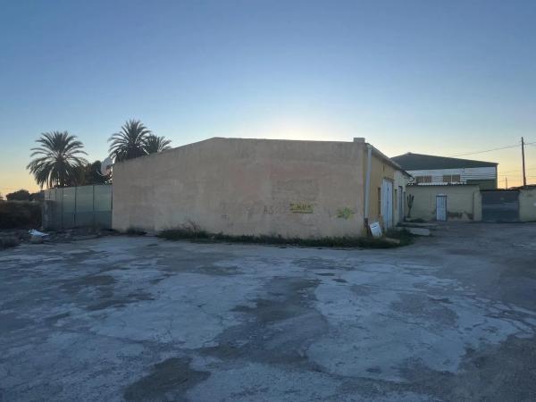 Nave en Algoda-Matola-Llano de San José