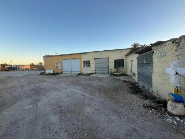 Nave en Algoda-Matola-Llano de San José