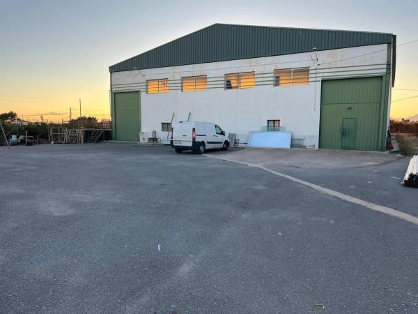 Nave en Algoda-Matola-Llano de San José