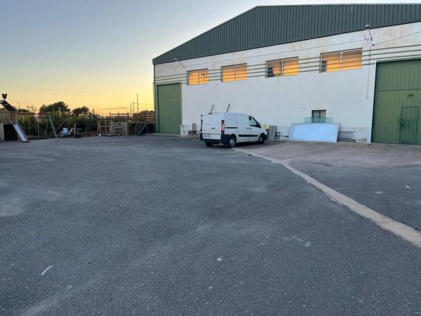 Nave en Algoda-Matola-Llano de San José