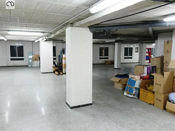 Local en Barrio Carrús Este