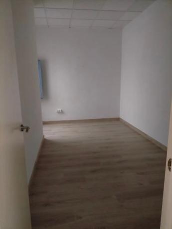 Local en calle Felipe Moya, 58