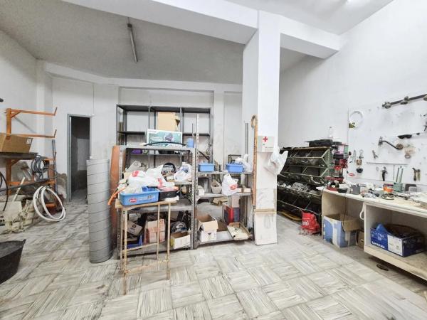 Local en calle Guillem Santacilia