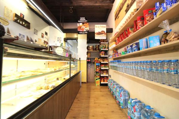 Local en avenida Santiago Bernabéu, 3