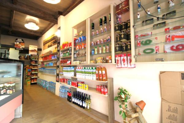 Local en avenida Santiago Bernabéu, 3