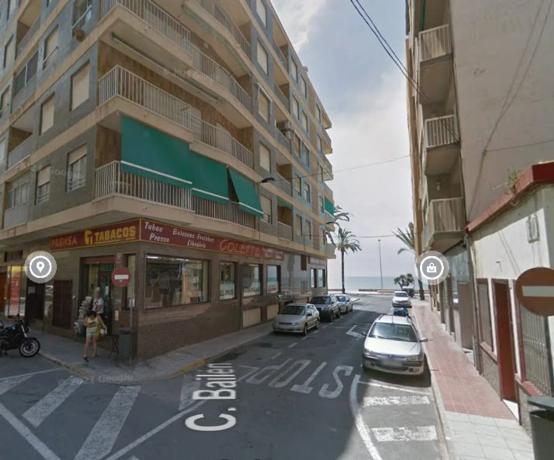 Local en avenida Santiago Bernabéu, 3